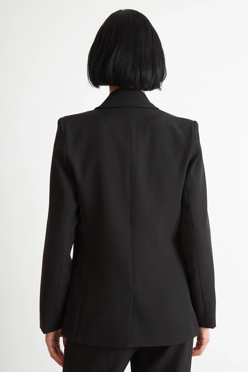 BLAZER BASICO DE TOPE NEGRO NICOPOLY - 4