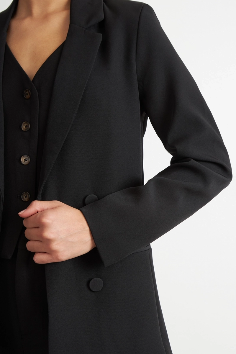 BLAZER BASICO DE TOPE NEGRO NICOPOLY - 6