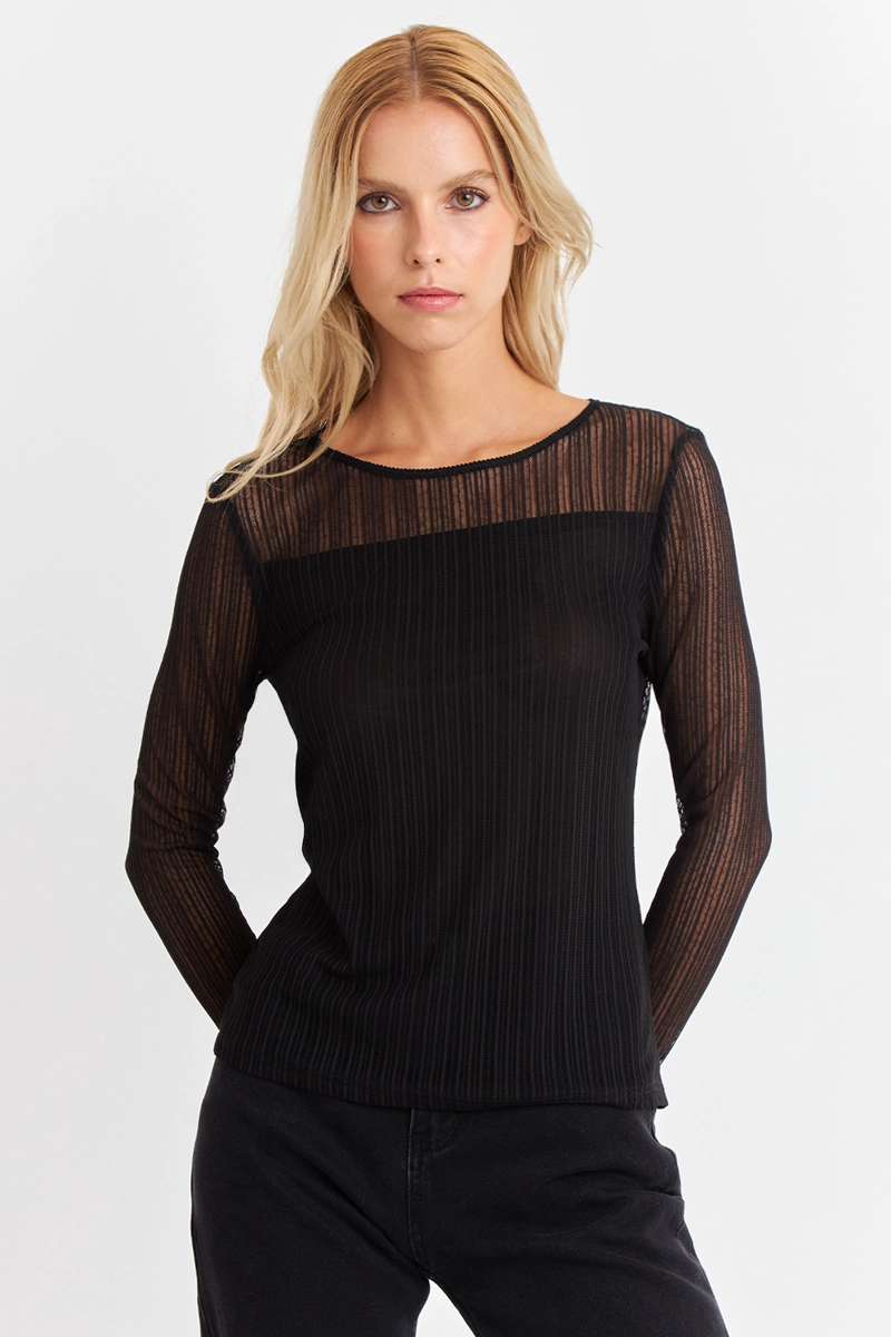 POLERA CON TRANSPARENCIAS NICOPOLY - 1