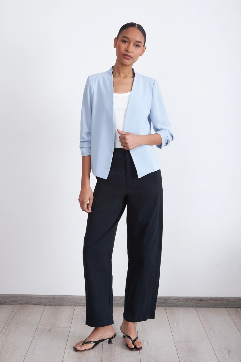 BLAZER CUELLO SIN SOLAPA CELESTE MUJER NICOPOLY - 2