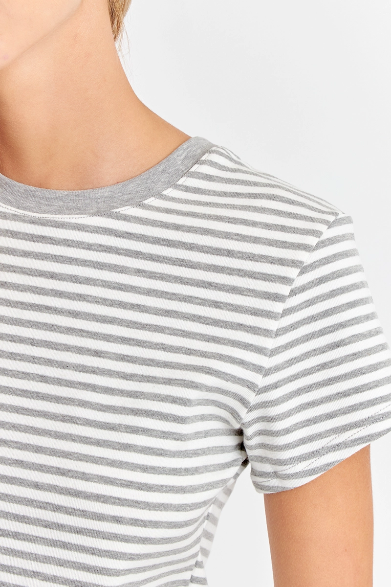 POLERA BASICA CUELLO REDONDO LINEAS GRIS CLARO NICOPOLY - 6