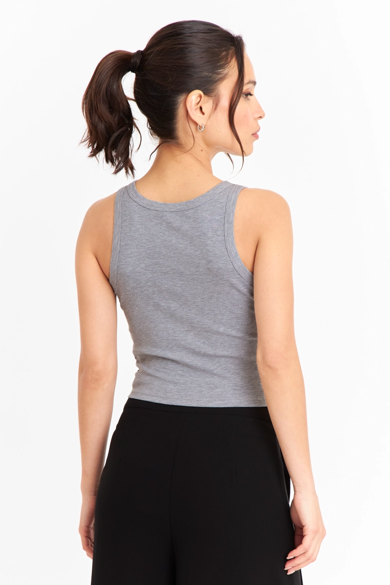 TOP SIN MANGAS ACANALADO GRIS CLARO NICOPOLY - 4