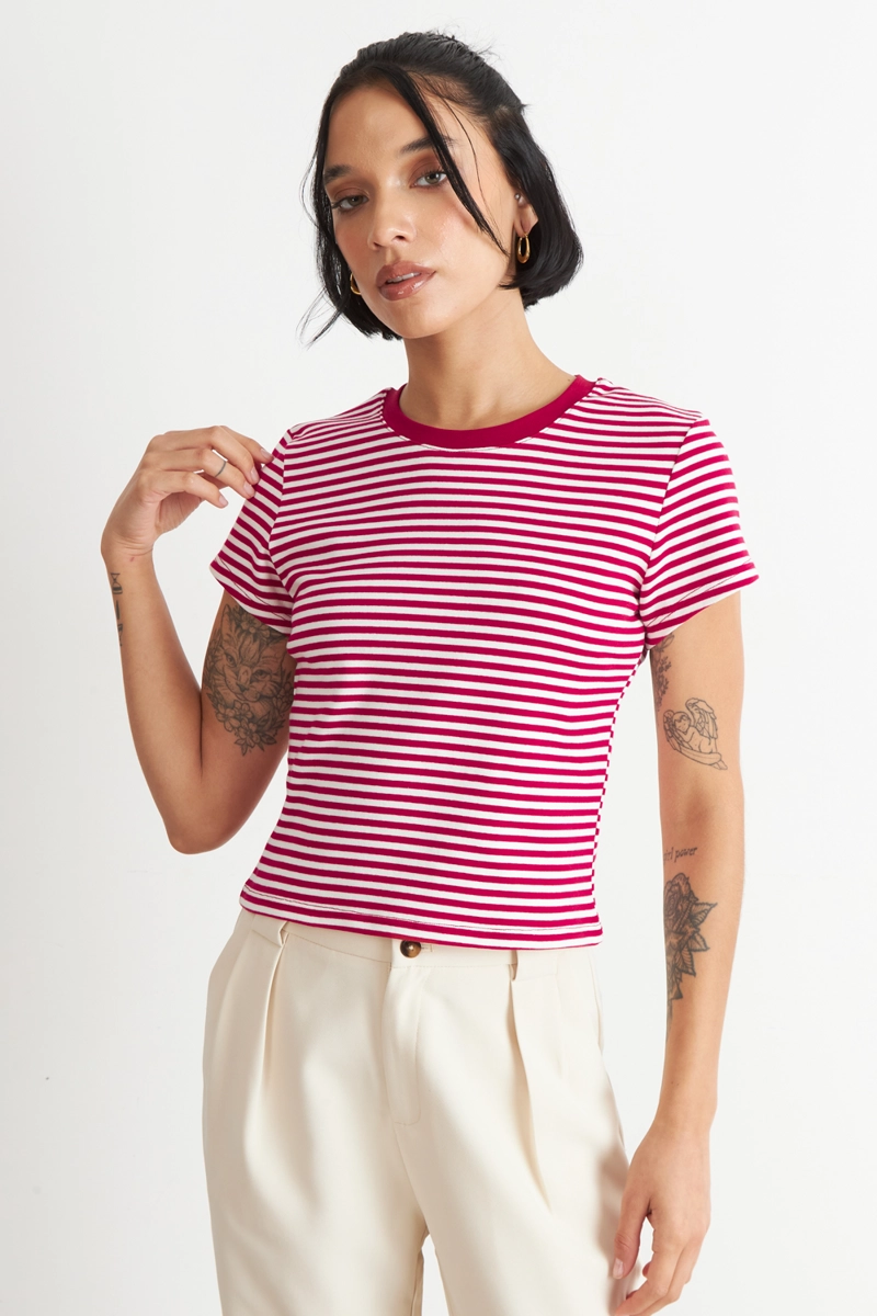 POLERA BASICA CUELLO REDONDO LINEAS ROJO NICOPOLY - 1