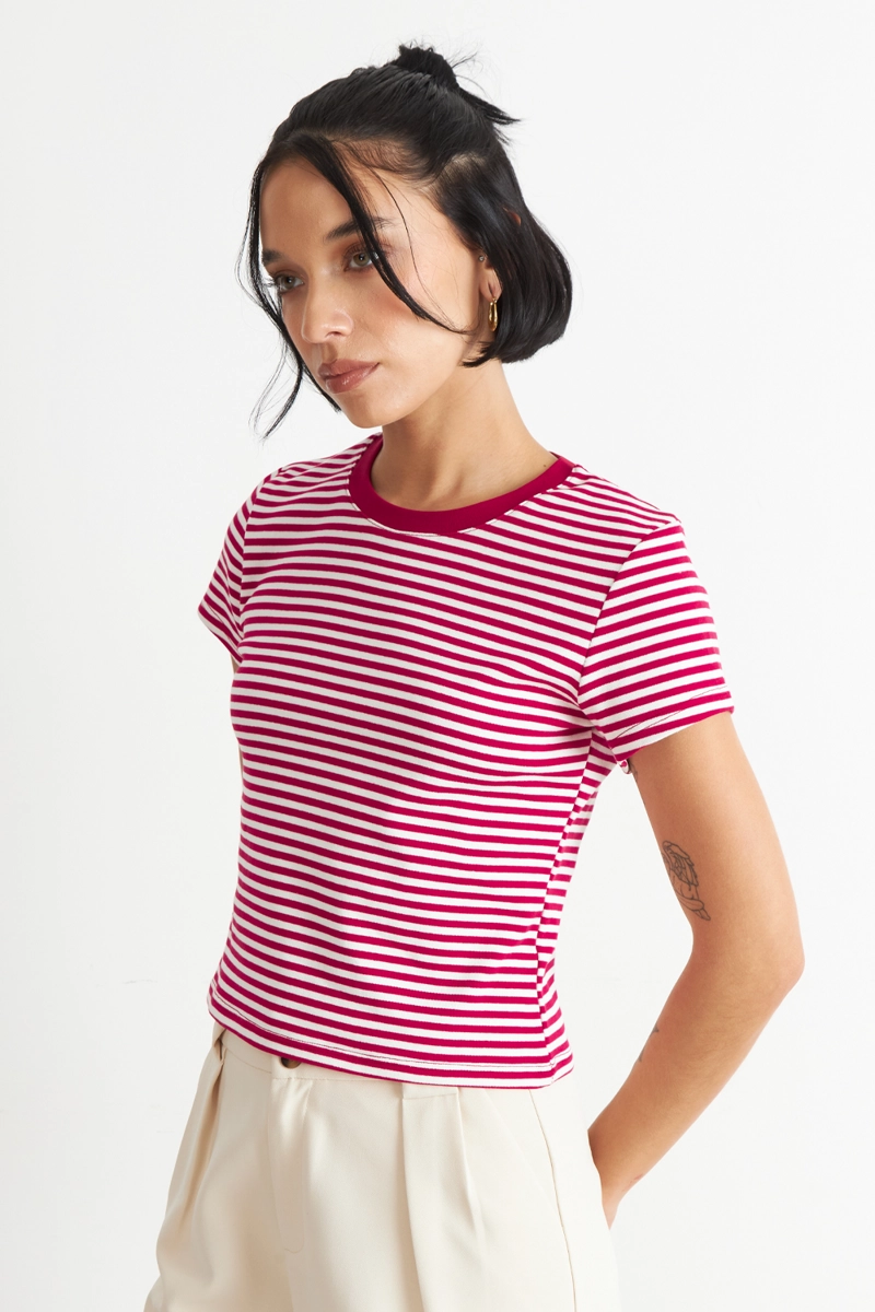 POLERA BASICA CUELLO REDONDO LINEAS ROJO NICOPOLY - 3