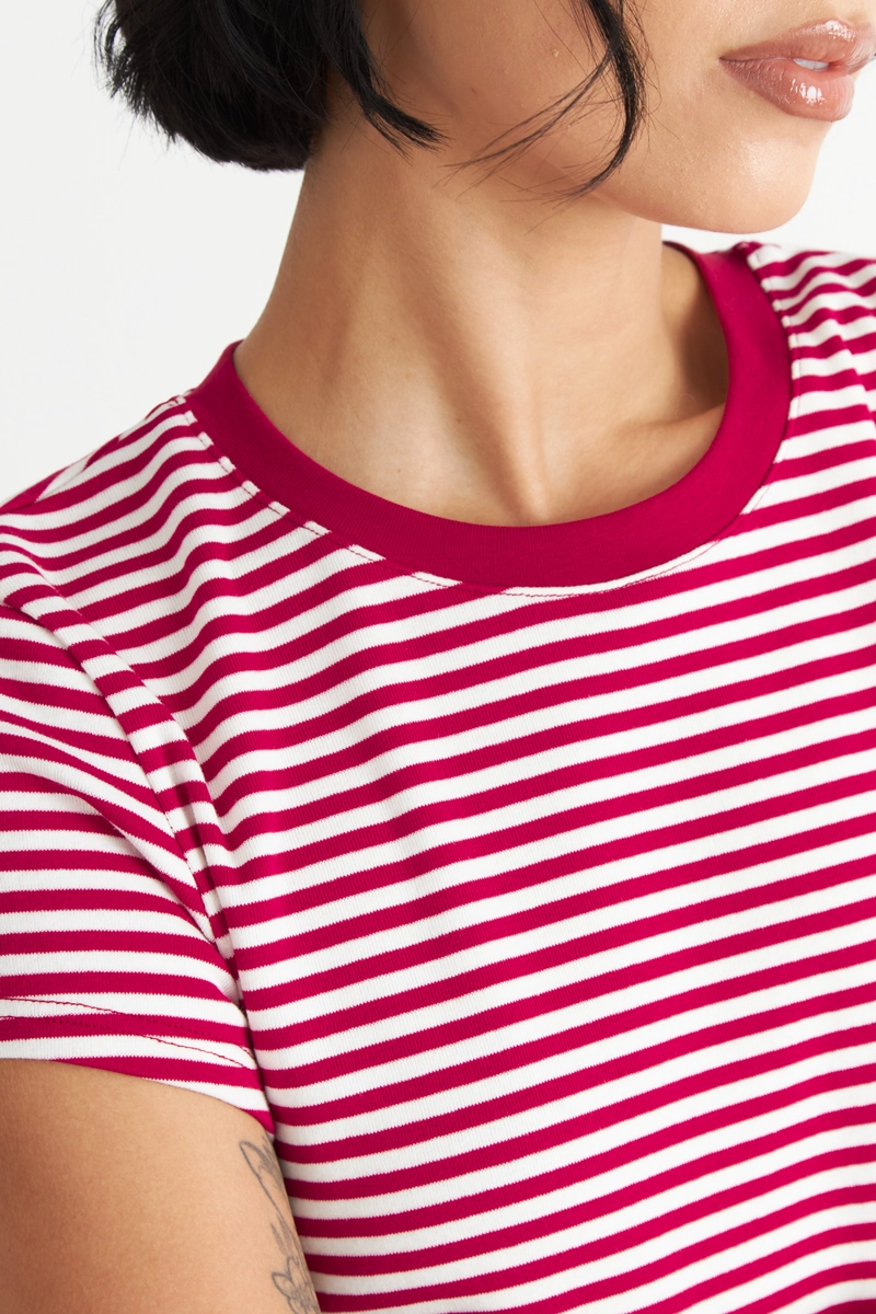 POLERA BASICA CUELLO REDONDO LINEAS ROJO NICOPOLY - 6