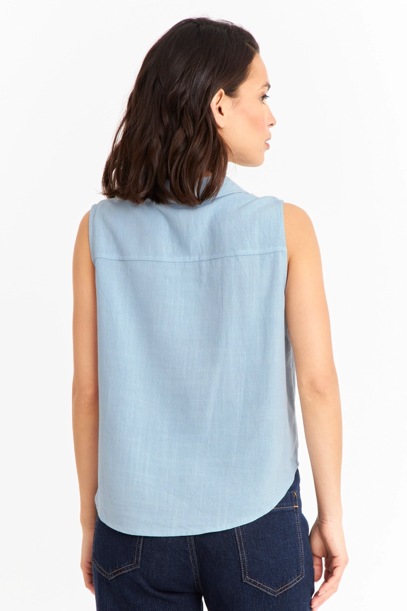 CAMISA SIN MANGAS TIPO LINO CELESTE NICOPOLY - 4