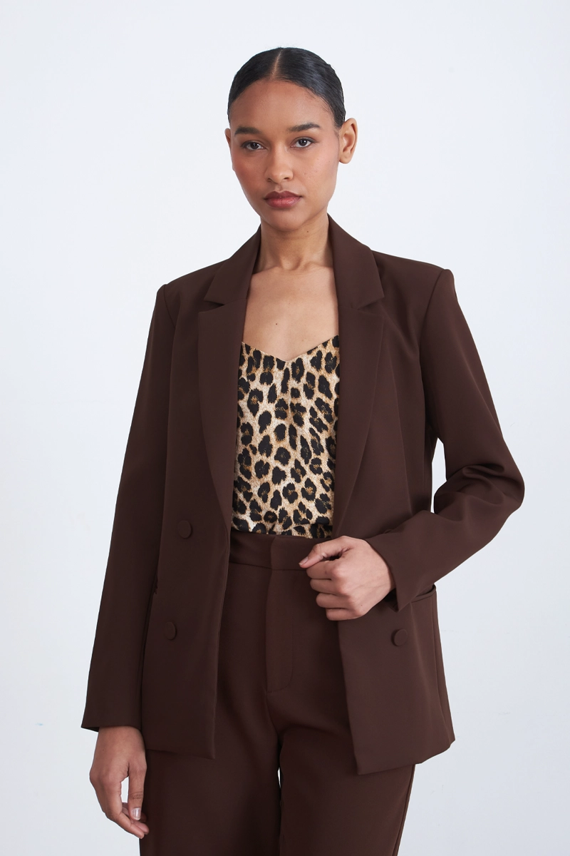 BLAZER BASICO DE TOPE CAFE MUJER NICOPOLY - 1