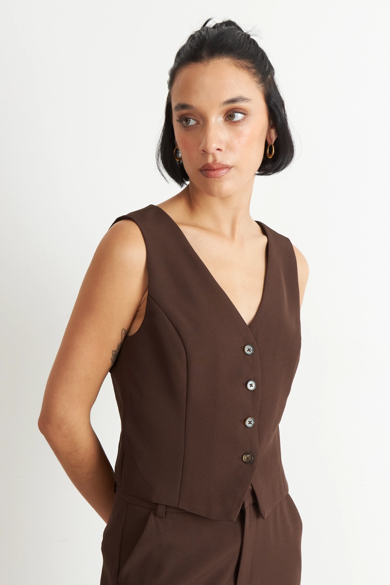 GILET 4 BOTONES CAFE  NICOPOLY - 1