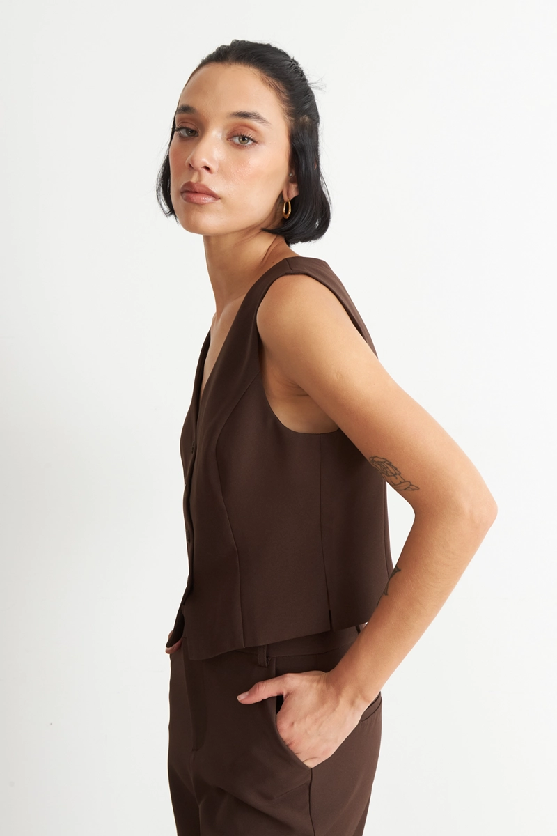 GILET 4 BOTONES CAFE  NICOPOLY - 3