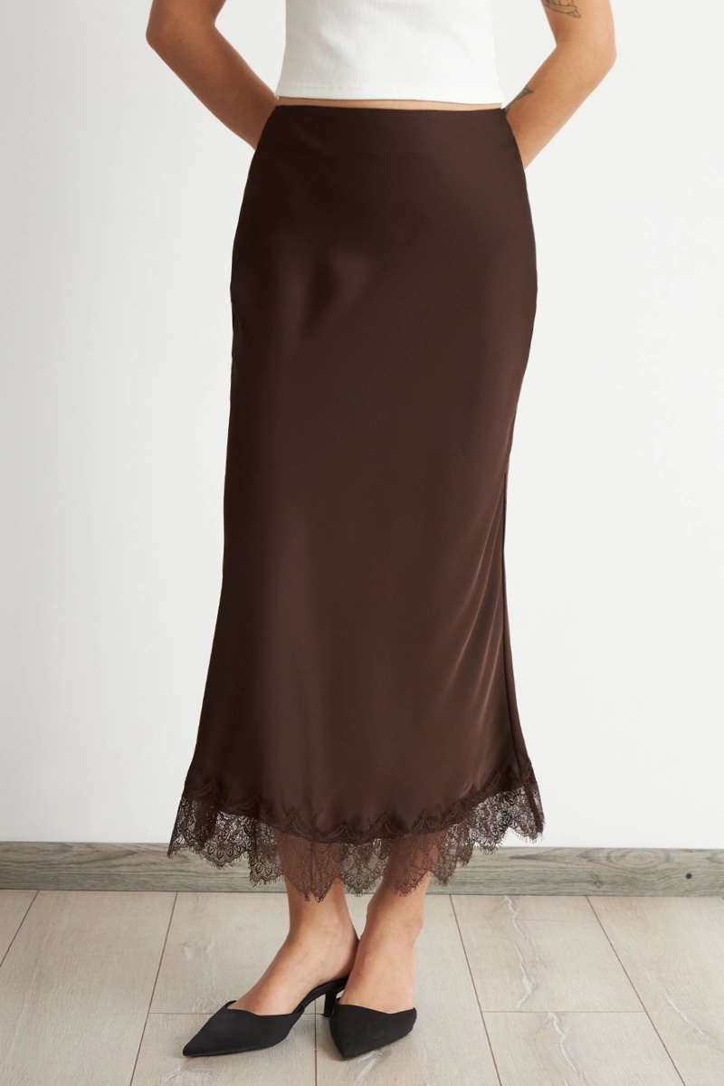 FALDA SATIN ENCAJE EN RUEDO CAFE  NICOPOLY - 1