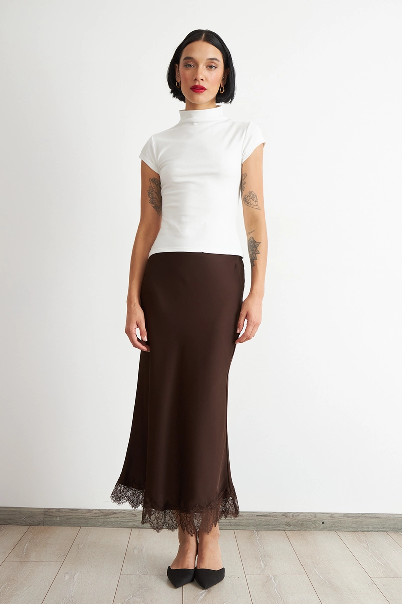FALDA SATIN ENCAJE EN RUEDO CAFE  NICOPOLY - 2