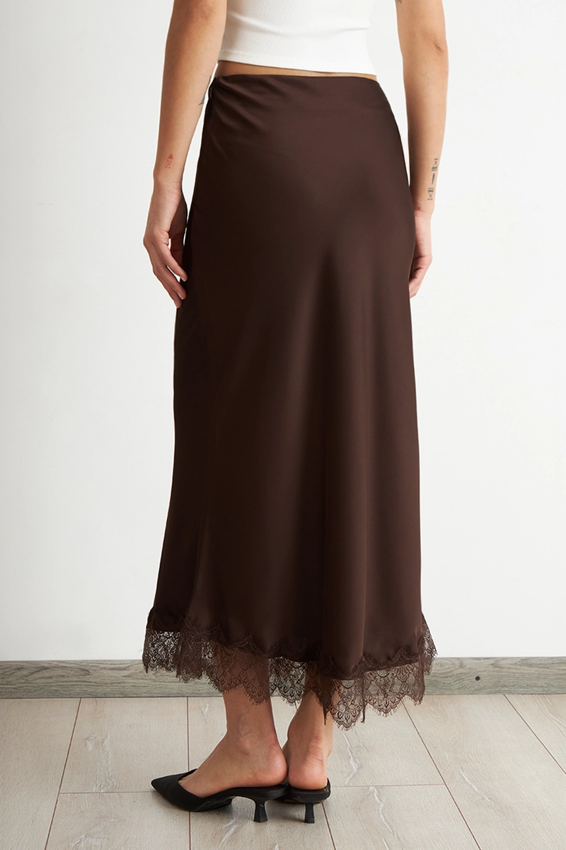 FALDA SATIN ENCAJE EN RUEDO CAFE  NICOPOLY - 4