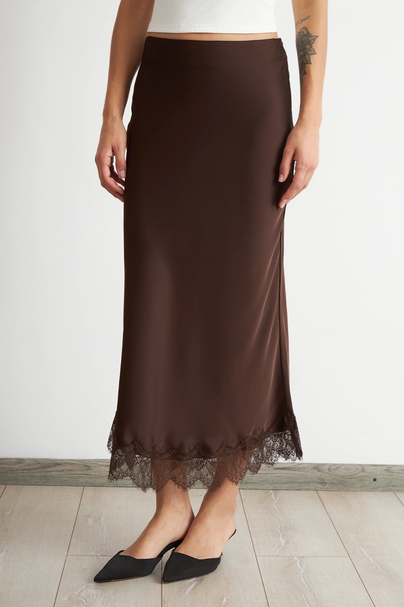 FALDA SATIN ENCAJE EN RUEDO CAFE MUJER NICOPOLY - 6