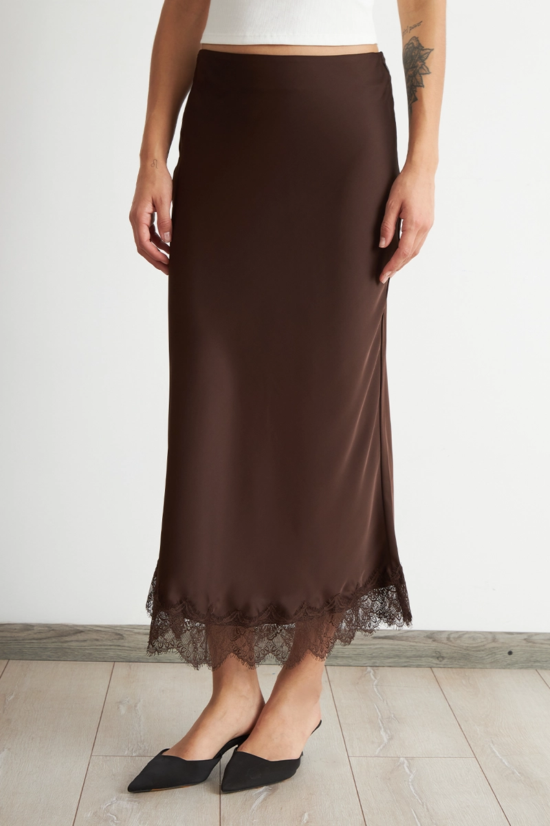 FALDA SATIN ENCAJE EN RUEDO CAFE  NICOPOLY - 6