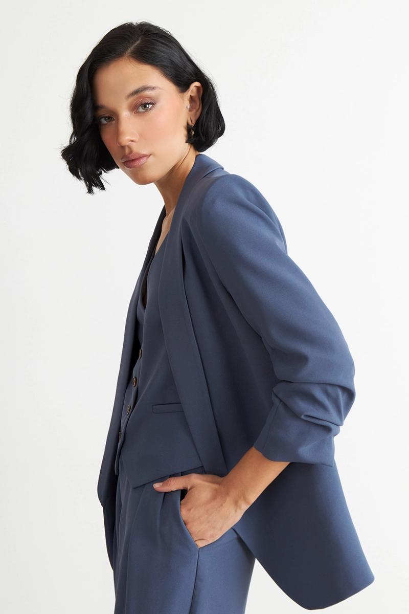 BLAZER MANGA 3/4 AJUSTADO CON SOLAPAS AZUL NICOPOLY - 3