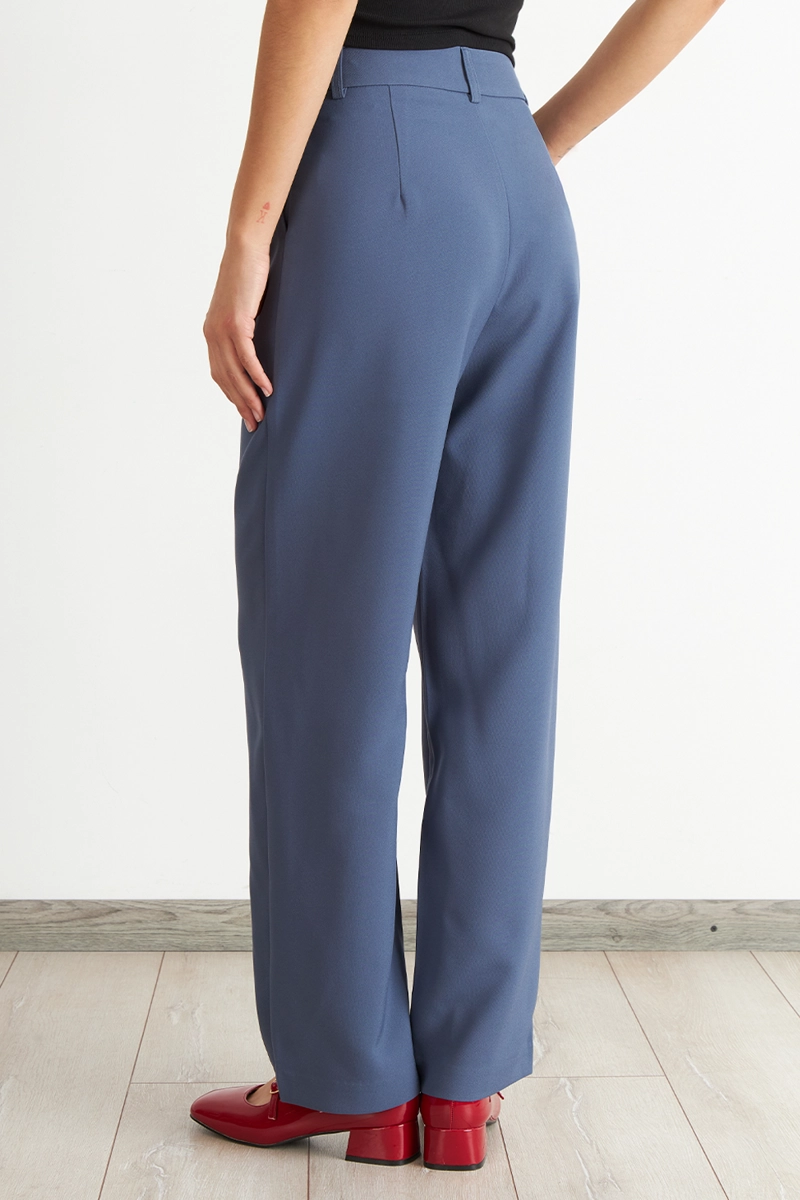 PANTALON RECTO CON PINZA AZUL NICOPOLY - 4