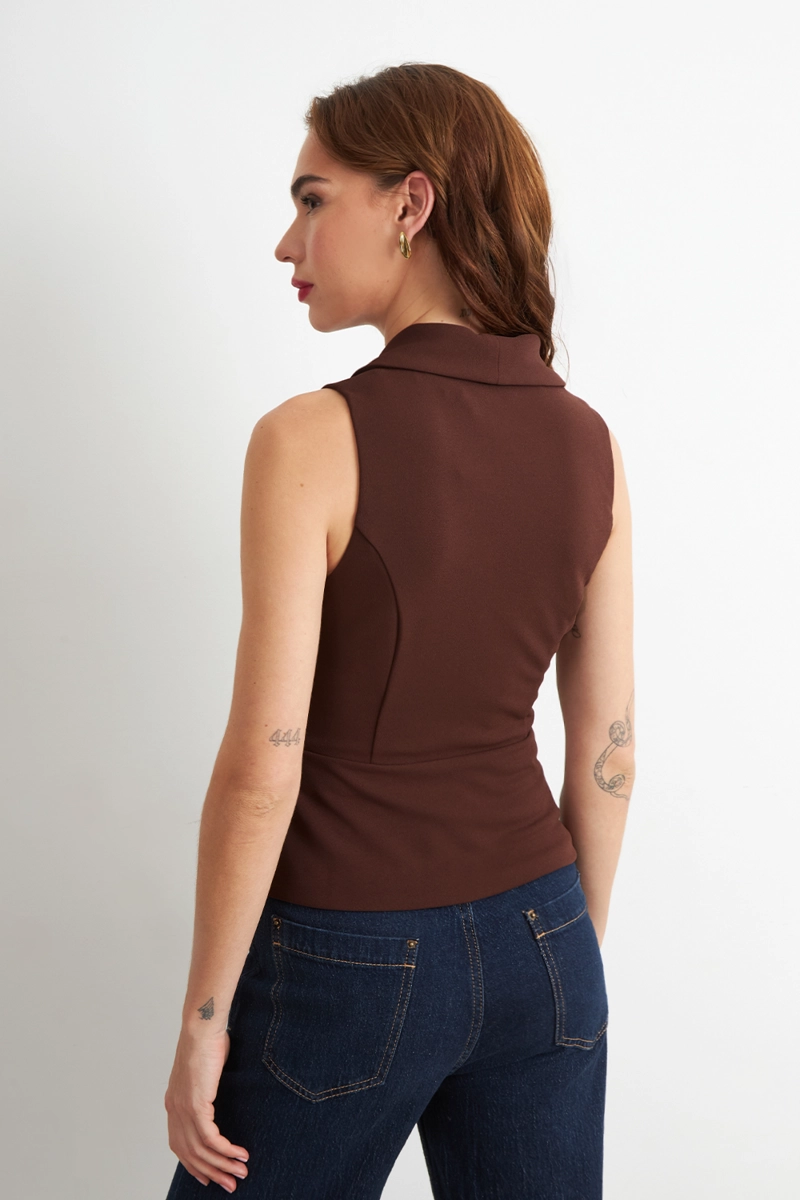 GILET SASTRE ENTALLADO CAFE NICOPOLY - 4