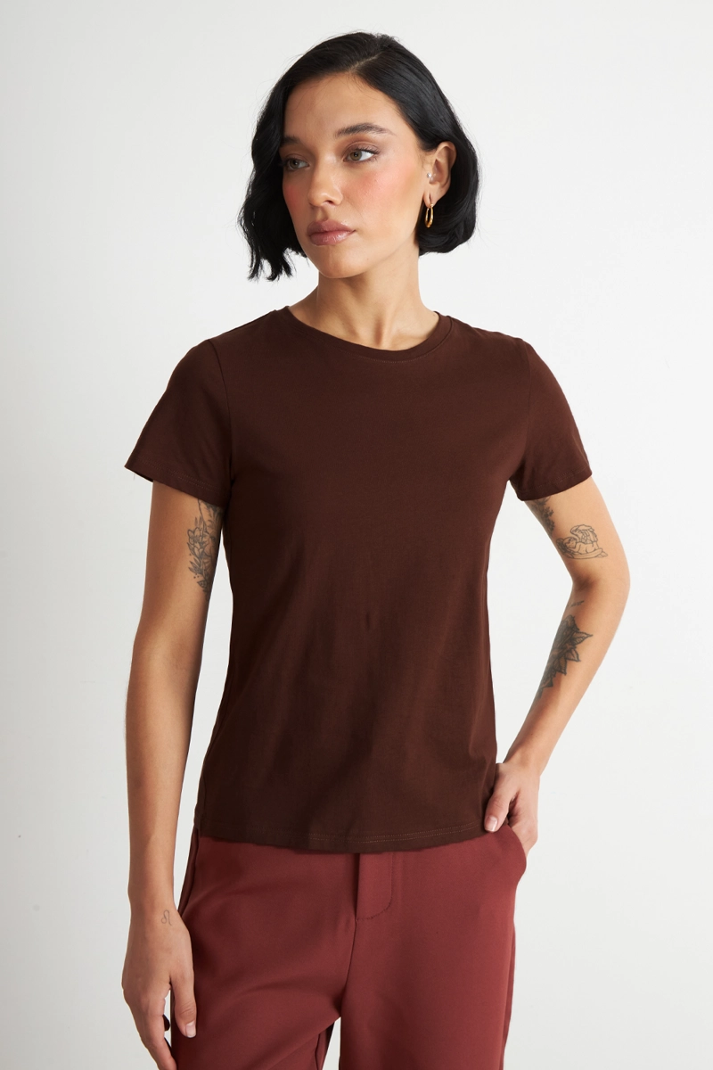 POLERA BASICA CUELLO REDONDO CAFE  NICOPOLY - 5