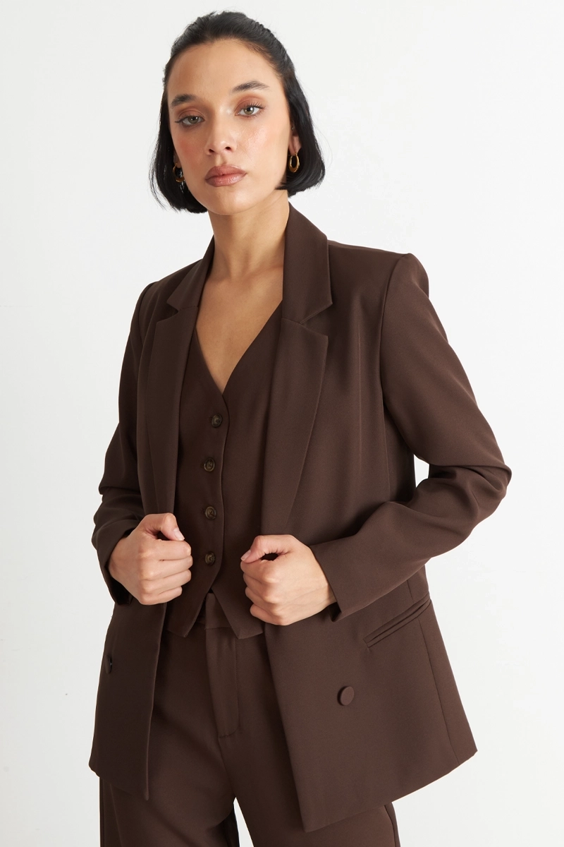 BLAZER BASICO DE TOPE CAFE  NICOPOLY - 1