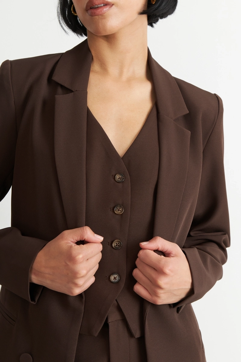 BLAZER BASICO DE TOPE CAFE  NICOPOLY - 6