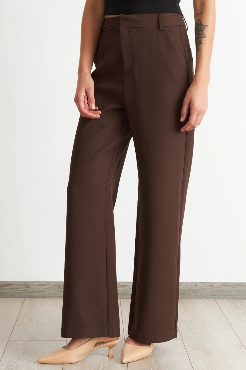 PANTALON BASICO CAFE  NICOPOLY - 3