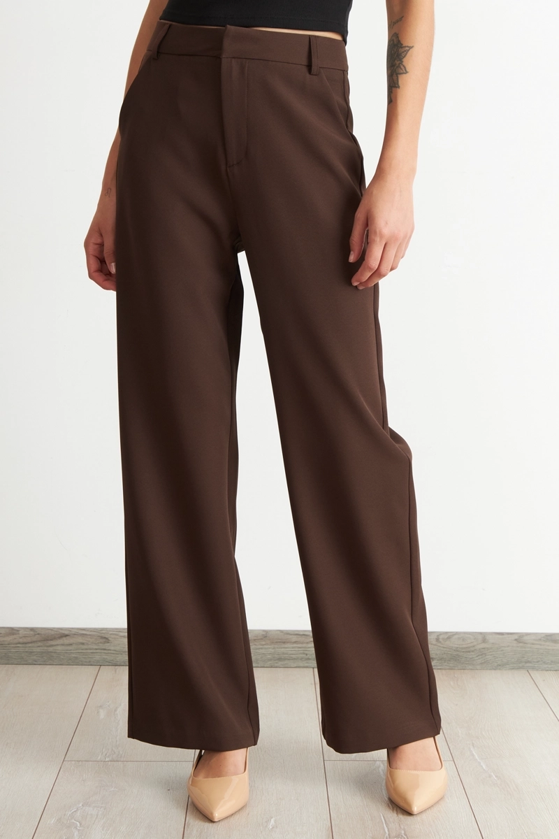 PANTALON BASICO CAFE  NICOPOLY - 5