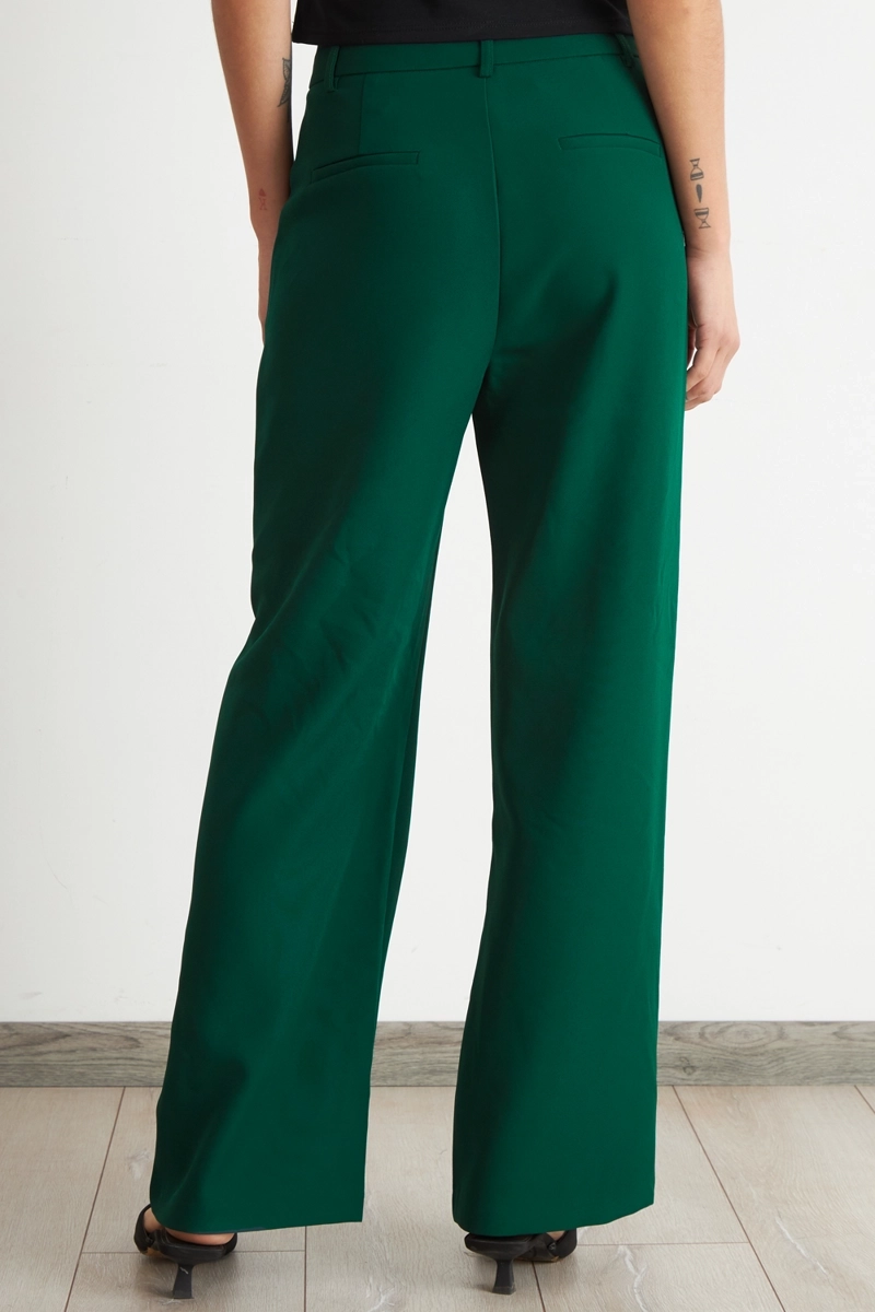 PANTALON BASICO VERDE NICOPOLY - 4