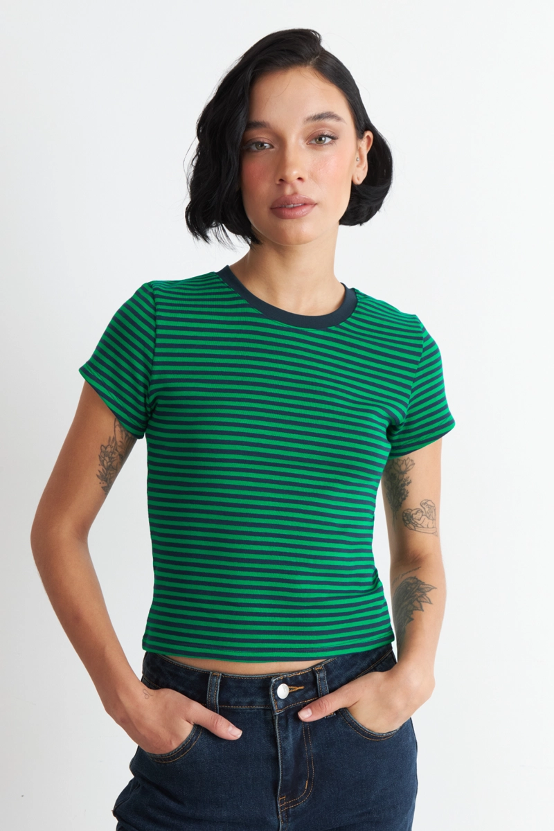 POLERA BASICA CUELLO REDONDO LINEAS VERDE MUJER NICOPOLY - 1