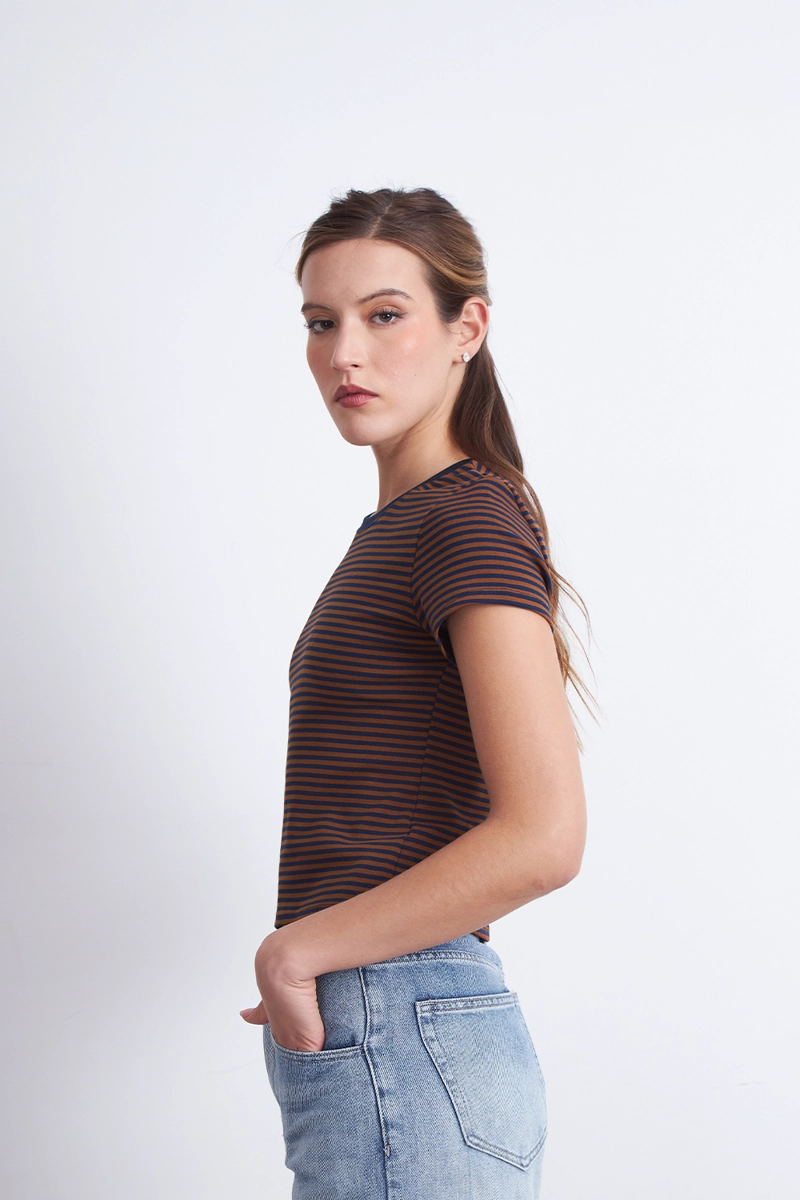 POLERA BASICA CUELLO REDONDO LINEAS CAFE MUJER NICOPOLY - 3