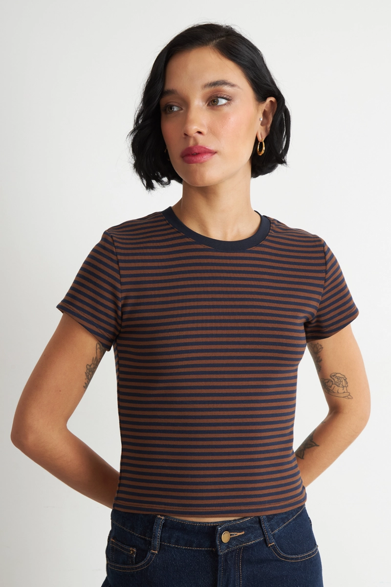 POLERA BASICA CUELLO REDONDO LINEAS CAFE  NICOPOLY - 5