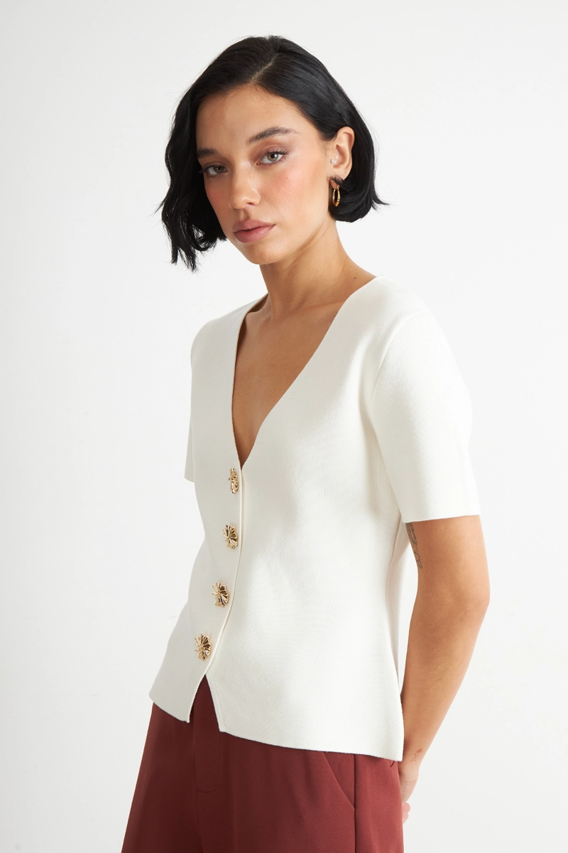 POLERA HILO CUELLO V BOTONES BLANCO NICOPOLY - 3