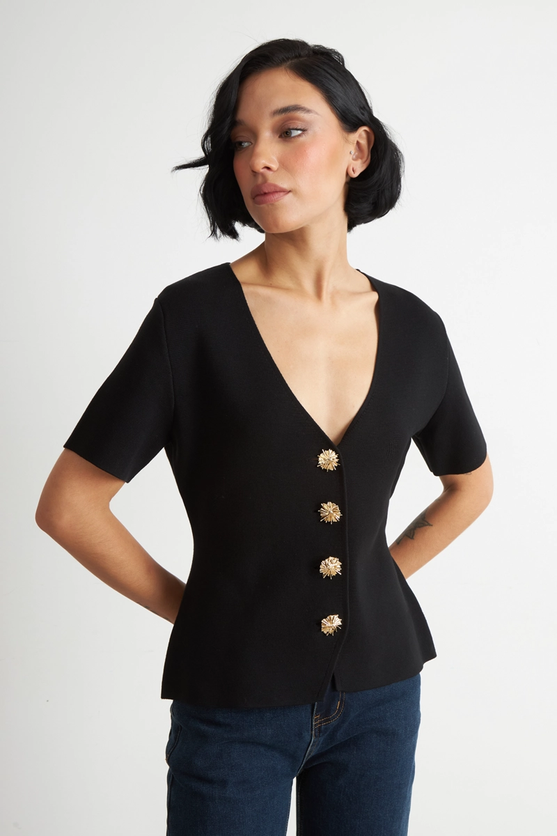 POLERA HILO CUELLO V BOTONES NEGRO NICOPOLY - 5