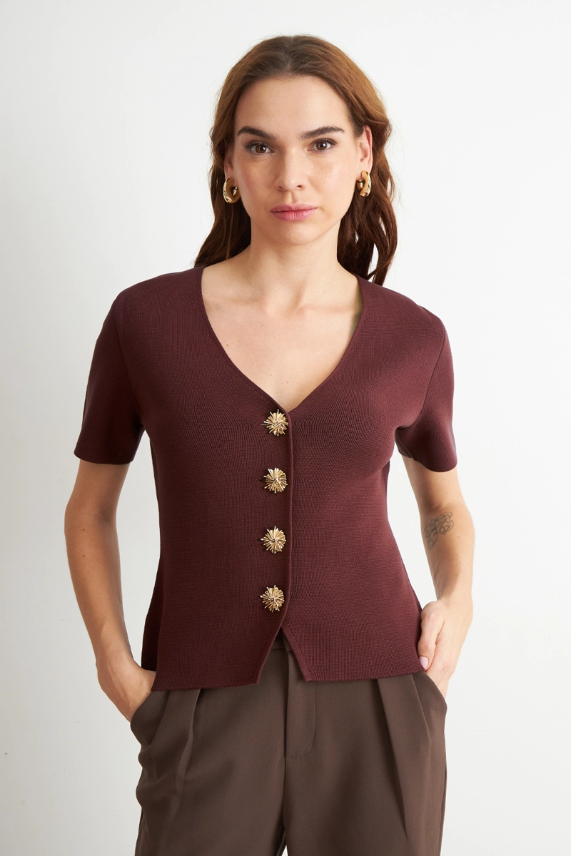 POLERA HILO CUELLO V BOTONES CAFE MUJER NICOPOLY - 5