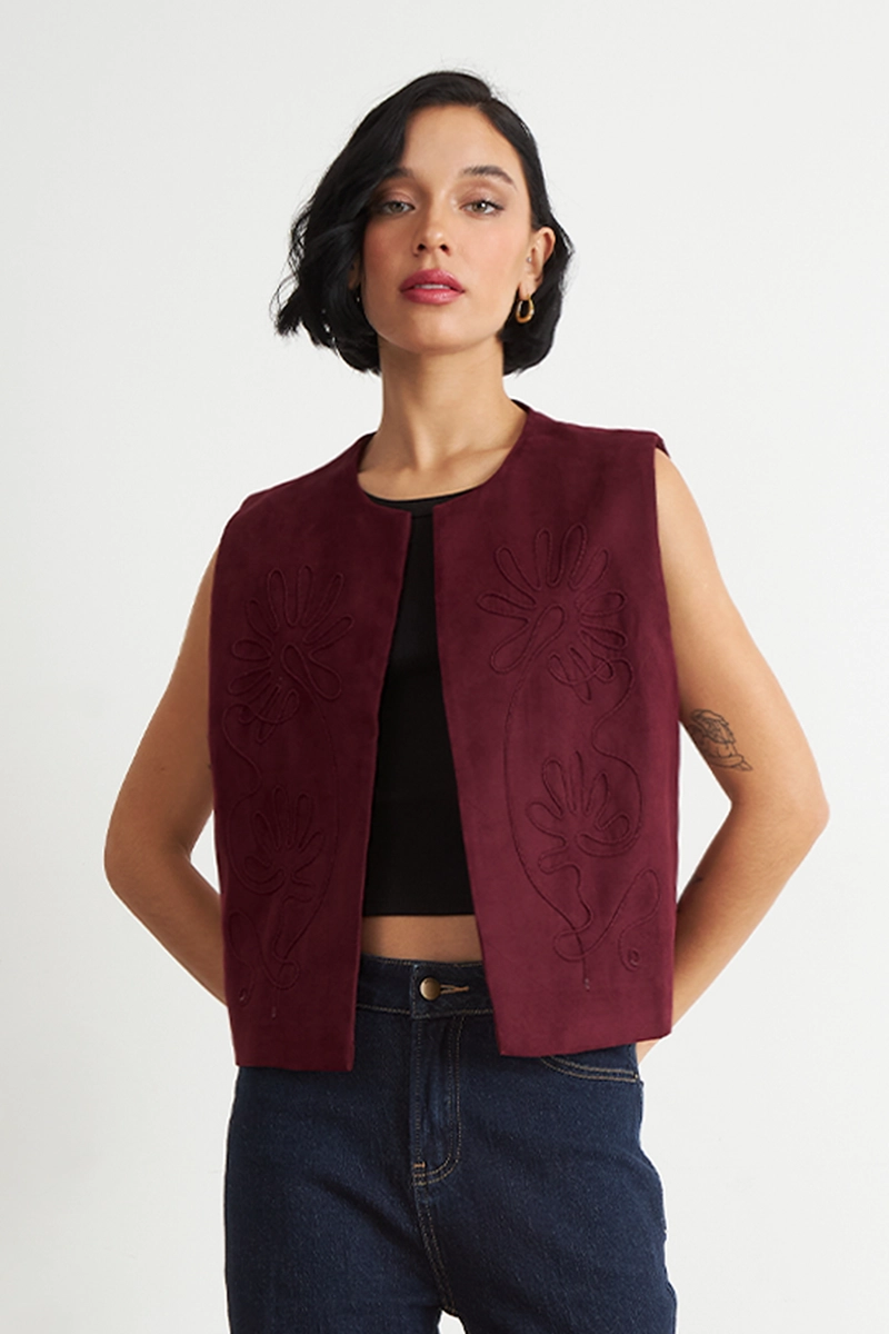 VEST TIPO GAMUZA BORDADO BURDEO NICOPOLY - 5