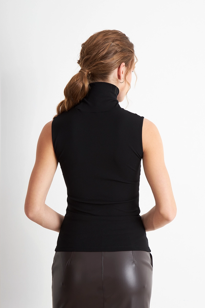 POLERA MALLA CUELLO ALTO NEGRO NICOPOLY - 4