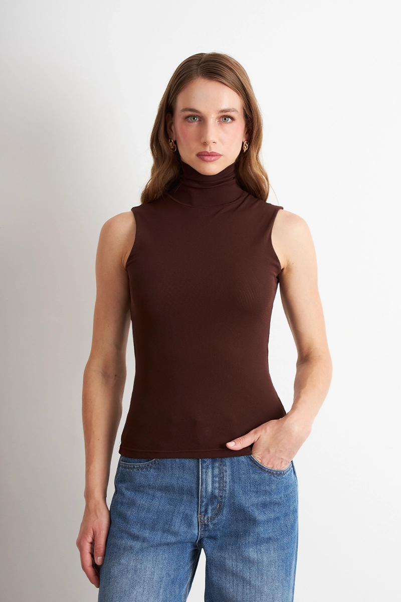 POLERA MALLA CUELLO ALTO CAFE  NICOPOLY - 1