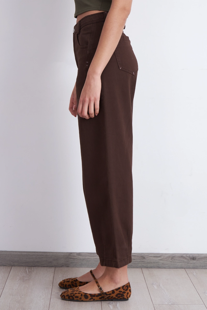 JEANS CORTE BARREL CAFE NICOPOLY - 3