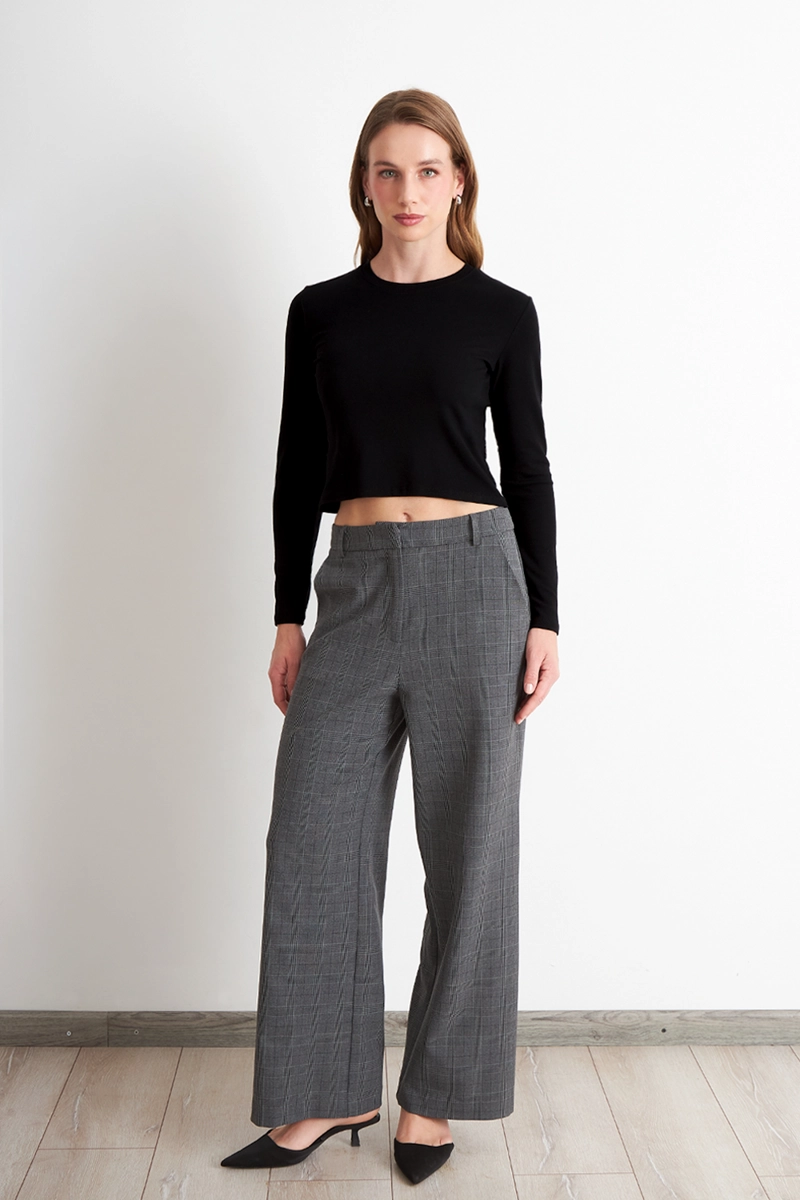 POLERA MANGA LARGA CROP NEGRO NICOPOLY - 2