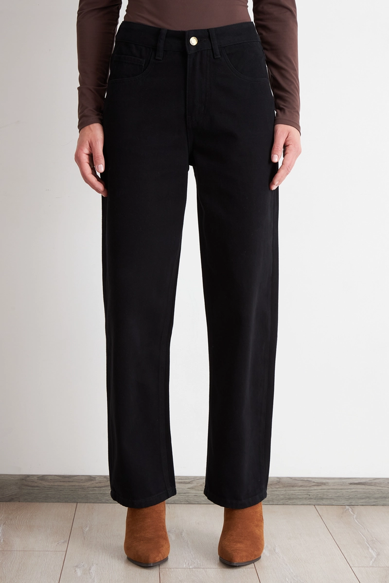 JEANS RECTOS TIRO ALTO NEGRO	 MUJER NICOPOLY - 1