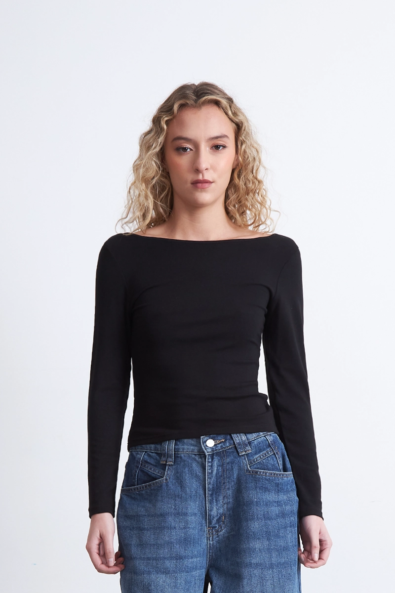 POLERA MANGA LARGA CUELLO BOTE NEGRO NICOPOLY - 1