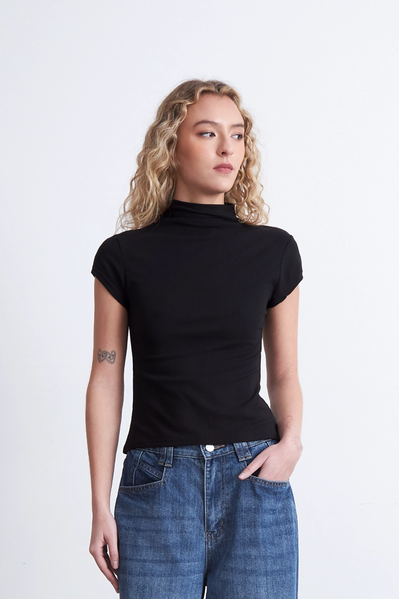 POLERA MANGA CORTA CUELLO ALTO NEGRO NICOPOLY - 5