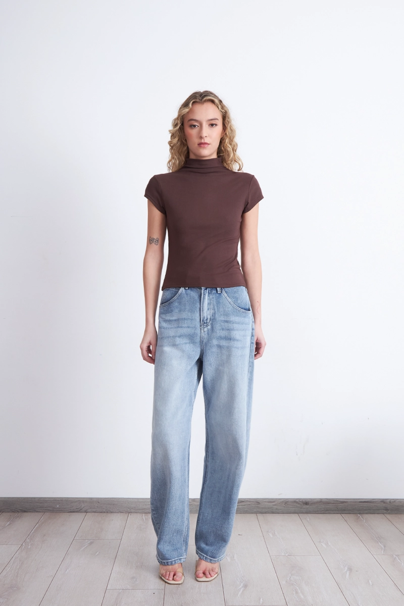 POLERA MANGA CORTA CUELLO ALTO CAFE MUJER NICOPOLY - 2
