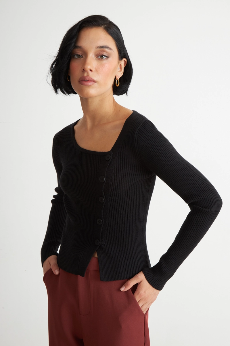 SWEATER ESCOTE ASIME TRICO NEGRO NICOPOLY - 3