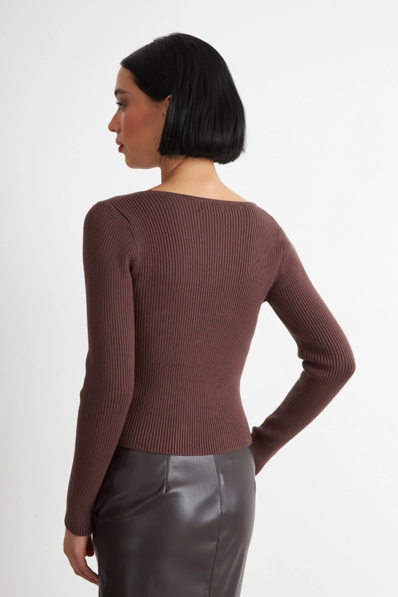 SWEATER ESCOTE ASIME TRICO CAFE  NICOPOLY - 4