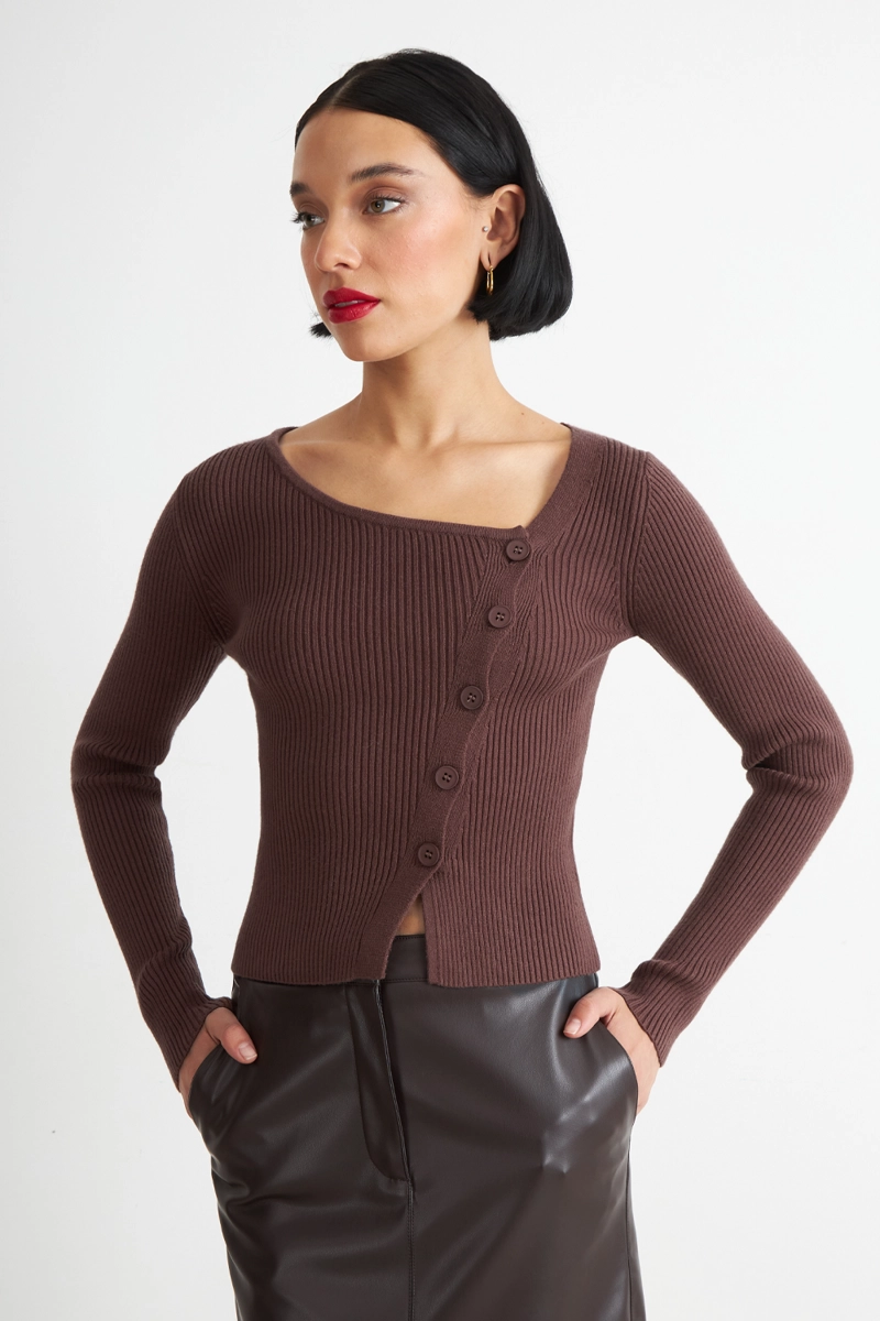 SWEATER ESCOTE ASIME TRICO CAFE  NICOPOLY - 5