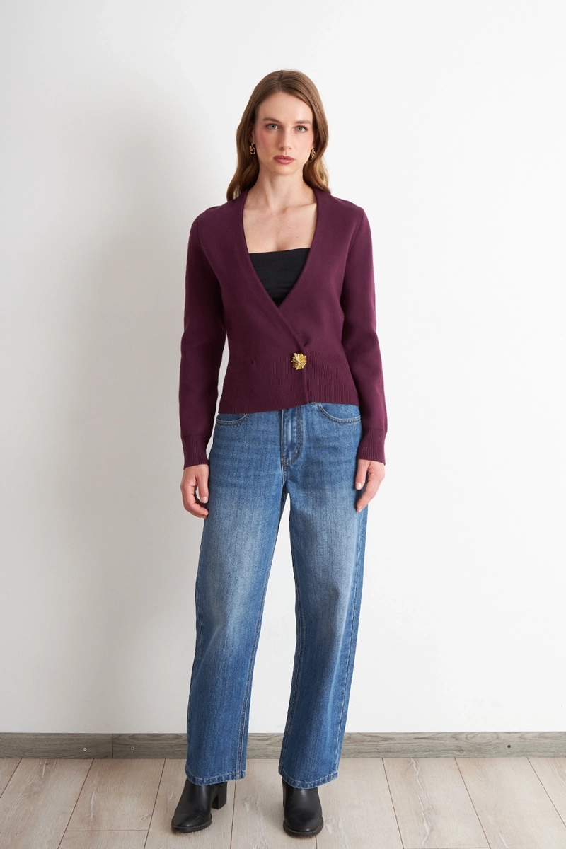CARDIGAN CRUZADO CON BOTON DORADO MORADO NICOPOLY - 2