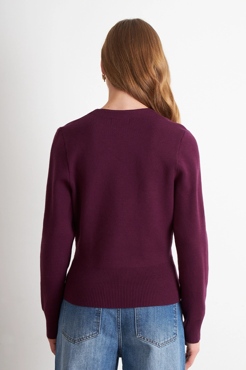 CARDIGAN CRUZADO CON BOTON DORADO MORADO NICOPOLY - 4