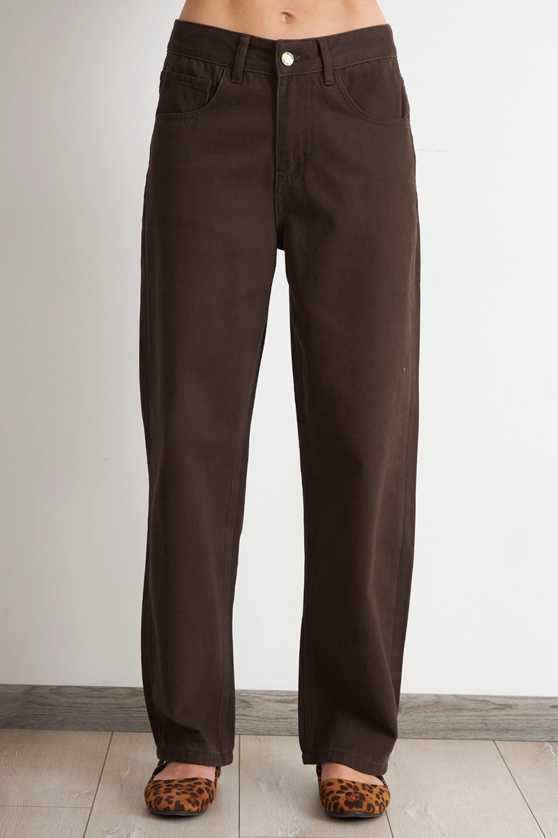 JEANS RECTOS TIRO ALTO CAFE  NICOPOLY - 5