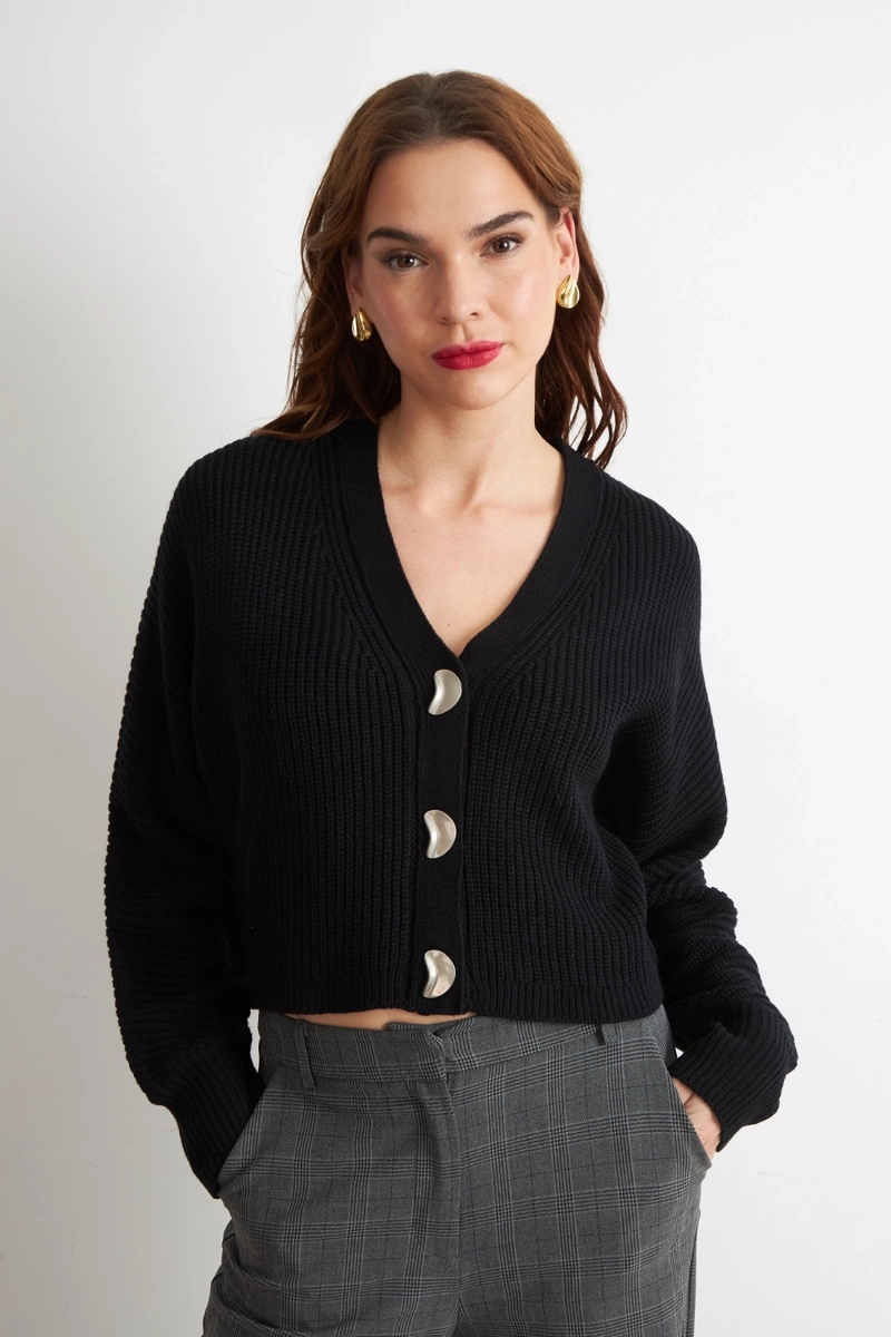 CARDIGAN CUELLO V CON 3 BOTONES NEGRO NICOPOLY - 5