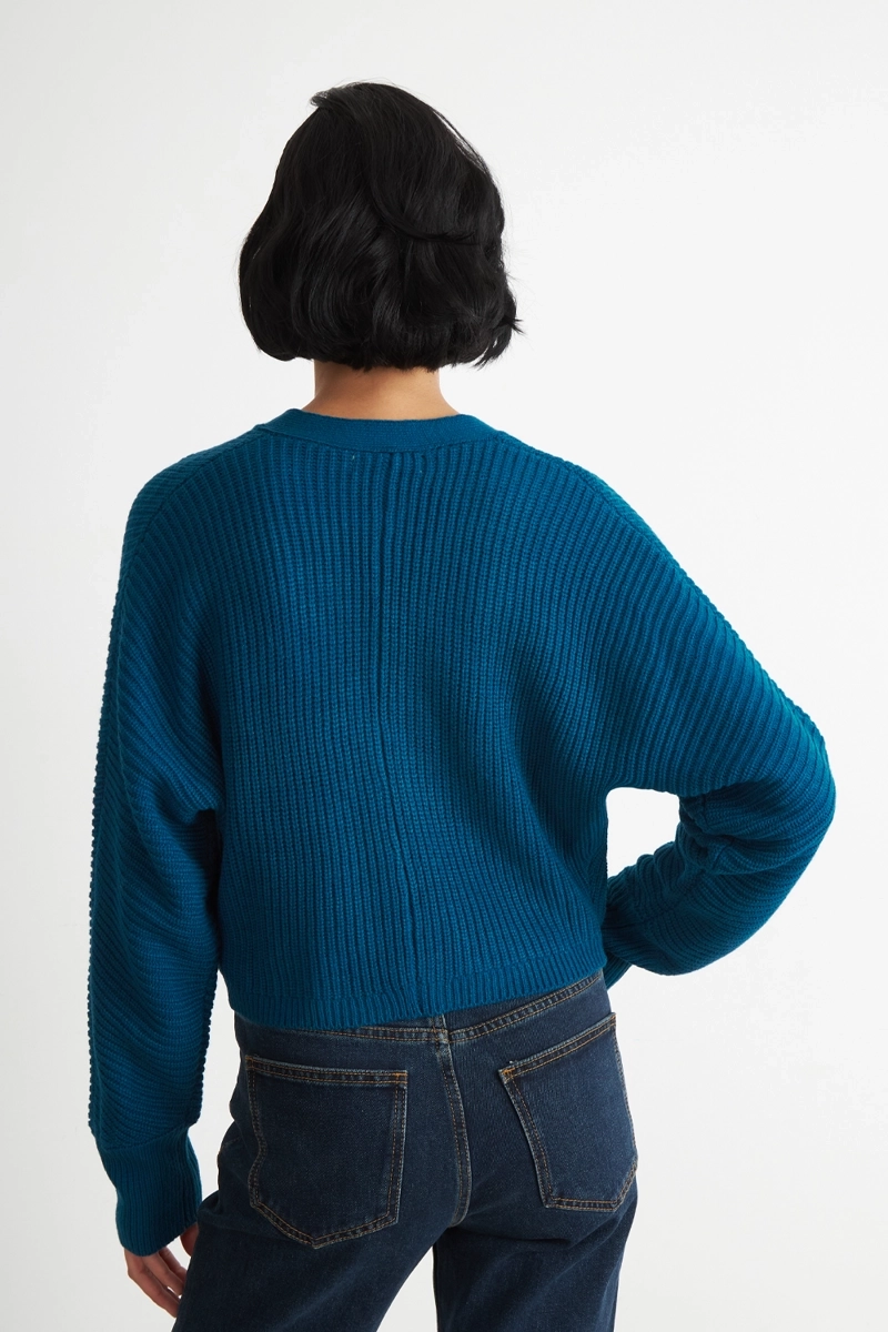 CARDIGAN CUELLO V CON 3 BOTONES VERDE AZULADO NICOPOLY - 4